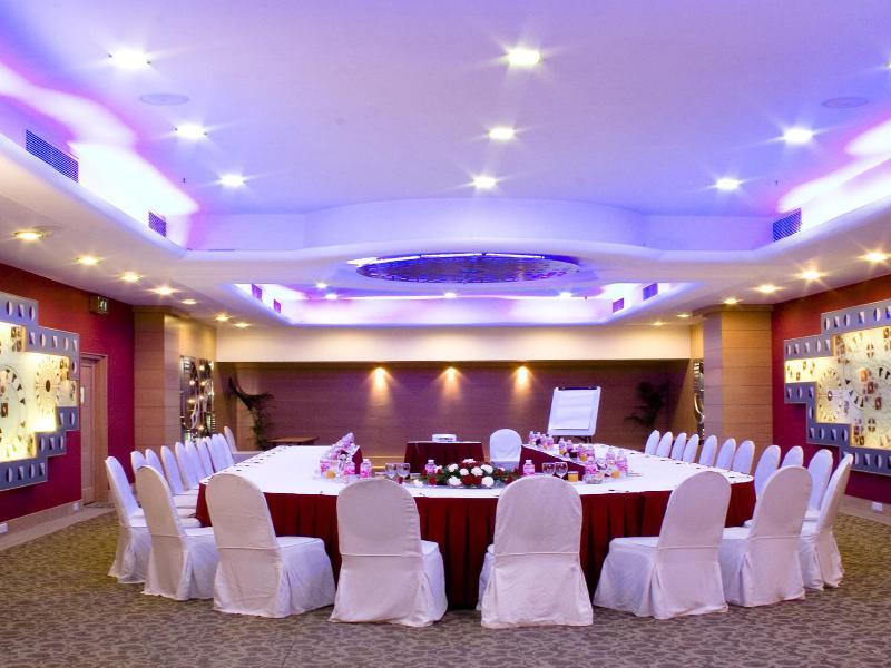 Le Meridien Bangalore Extérieur photo