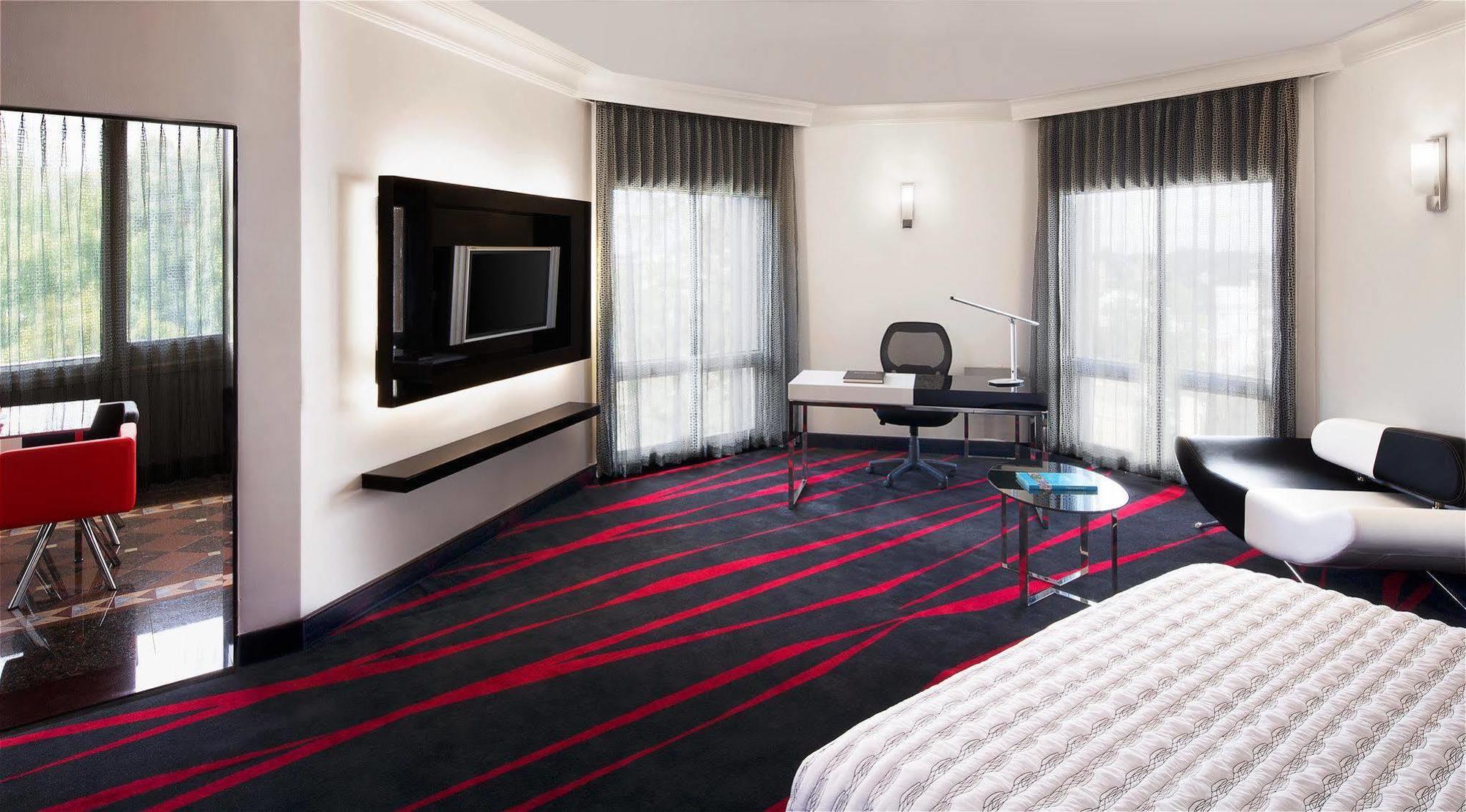Le Meridien Bangalore Extérieur photo