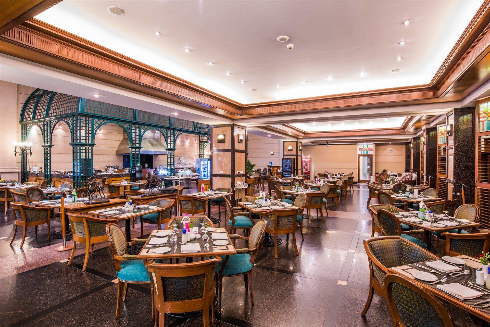 Le Meridien Bangalore Extérieur photo